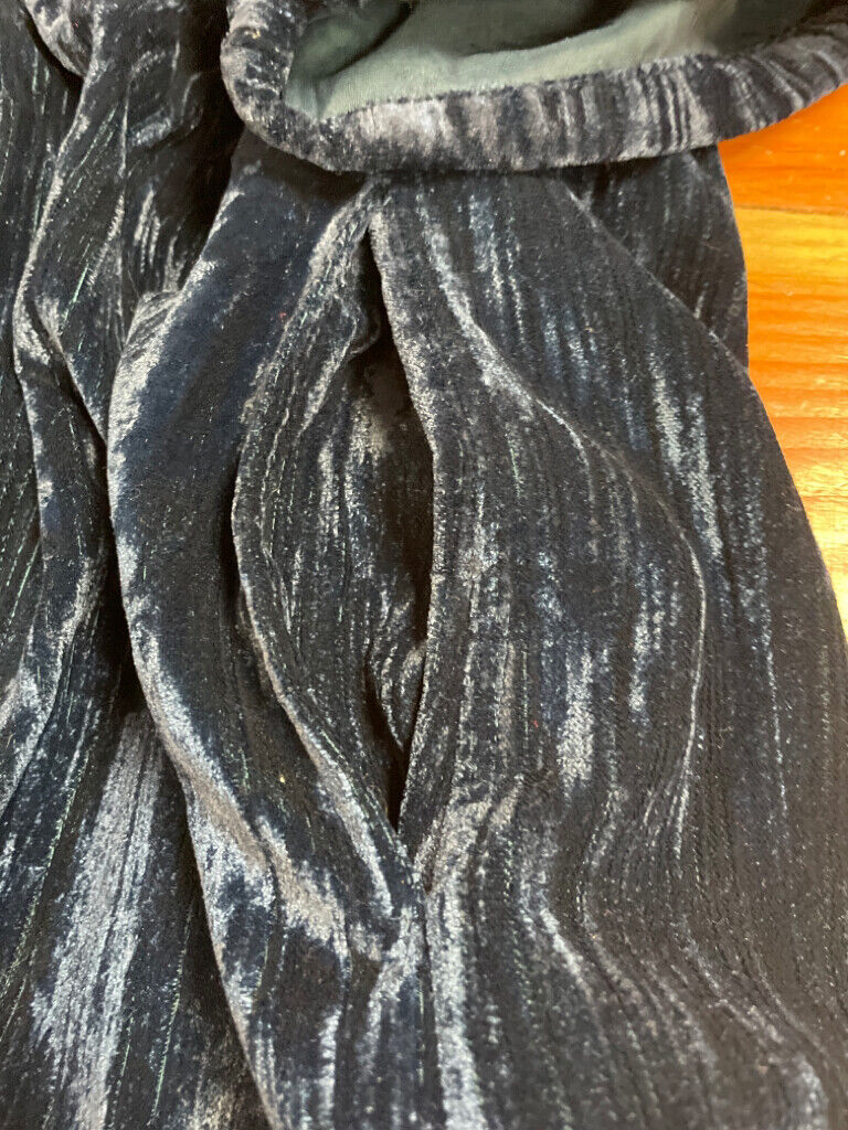 Natural life NWT Dark Blue Velvet V Neck Blouse Cuffed Short Sleeve Size L/XL 5B