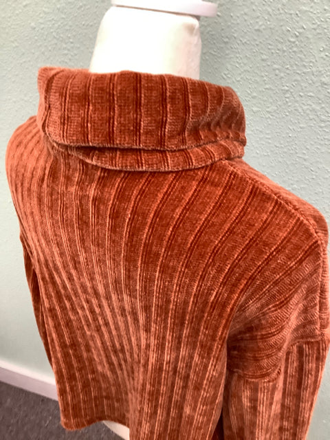 Altar’d State Turtle Neck Cropped Sweater Size S Burnt Orange