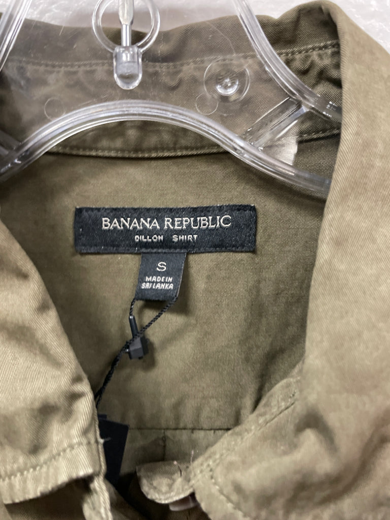Banana Republic Dillon Shirt NWT Olive Green Button Up/Cuff Pockets Size S 1A