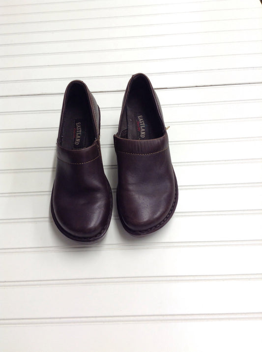Eastland Brown Leather 8.5 Clogs Womens 1D